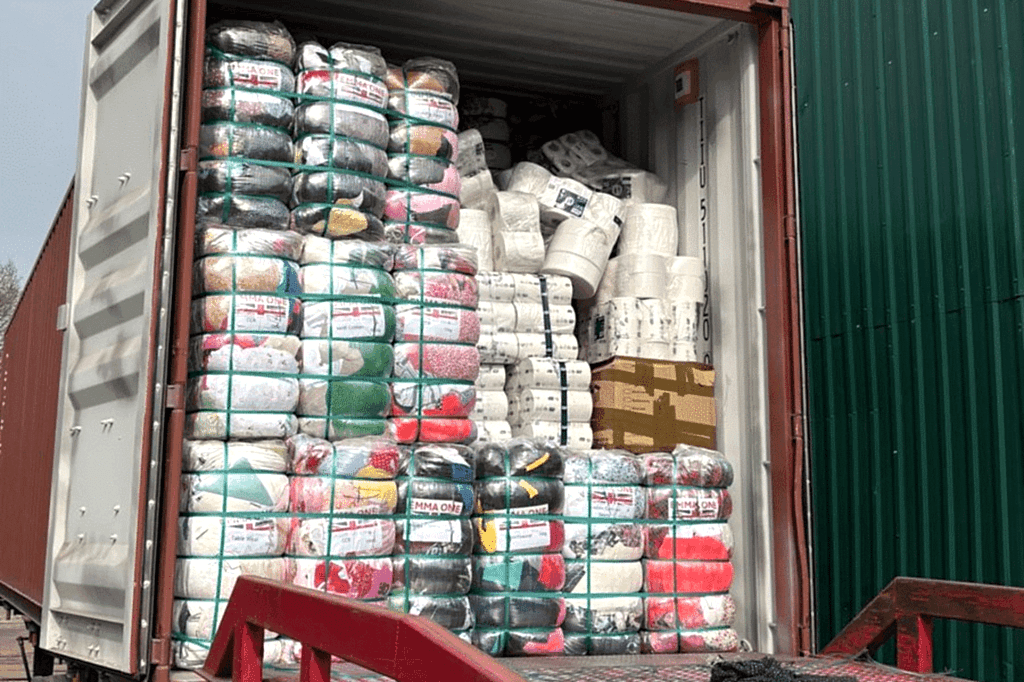 At ELT, we don't just recycle textiles — we give them a new lease on life across international boundaries. Recognising the global demand for quality, reusableclothing,